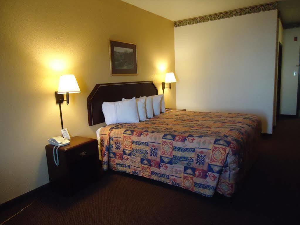 Red Roof Inn Fort Worth - Saginaw Extérieur photo